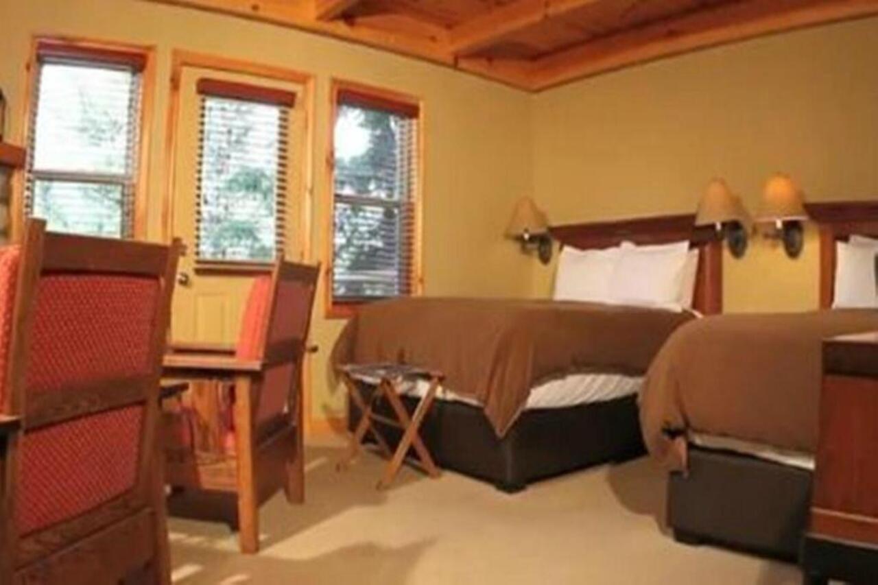Buffalo Mountain Lodge Banff Exterior foto