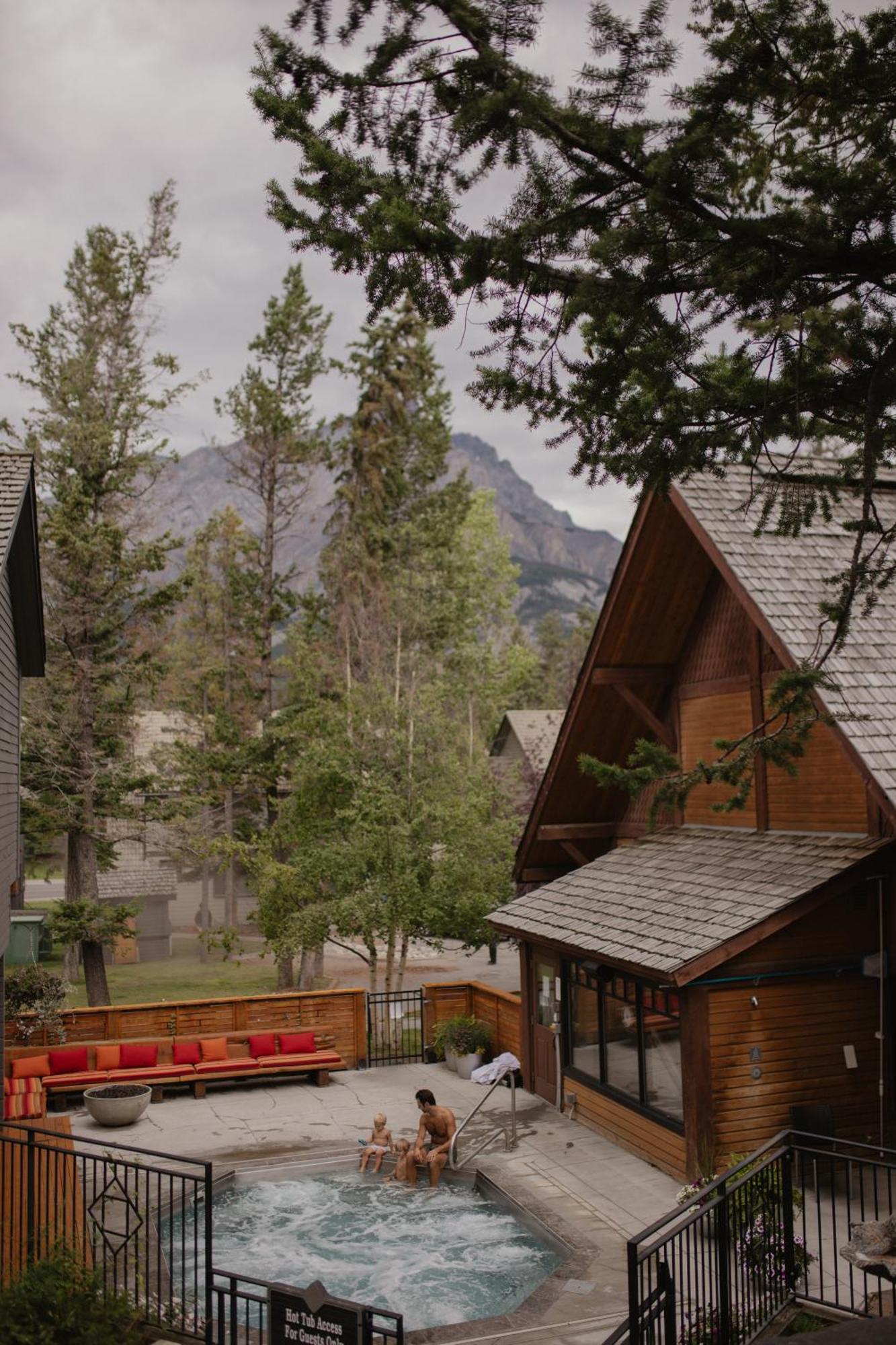 Buffalo Mountain Lodge Banff Exterior foto